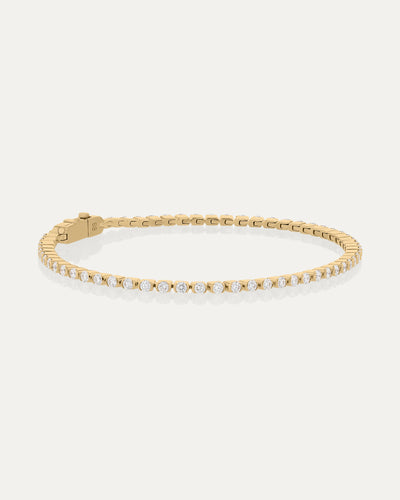SARAH & SEBASTIAN Petite Tennis Bracelet in Yellow Gold — detail view