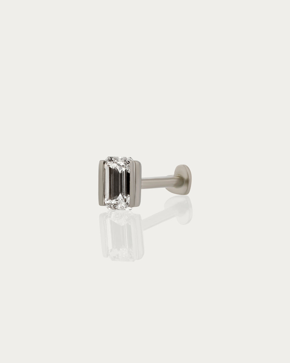 Emerald Suspense Cartilage Earring