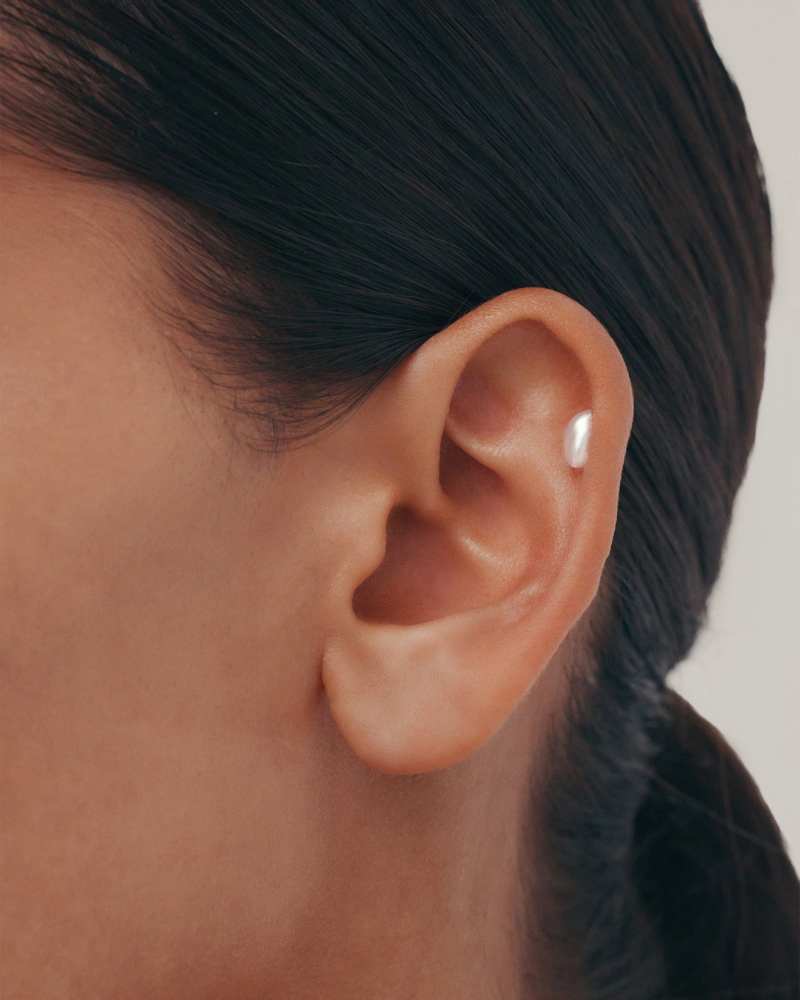 Keshi Pearl Cartilage Earring | SARAH & SEBASTIAN