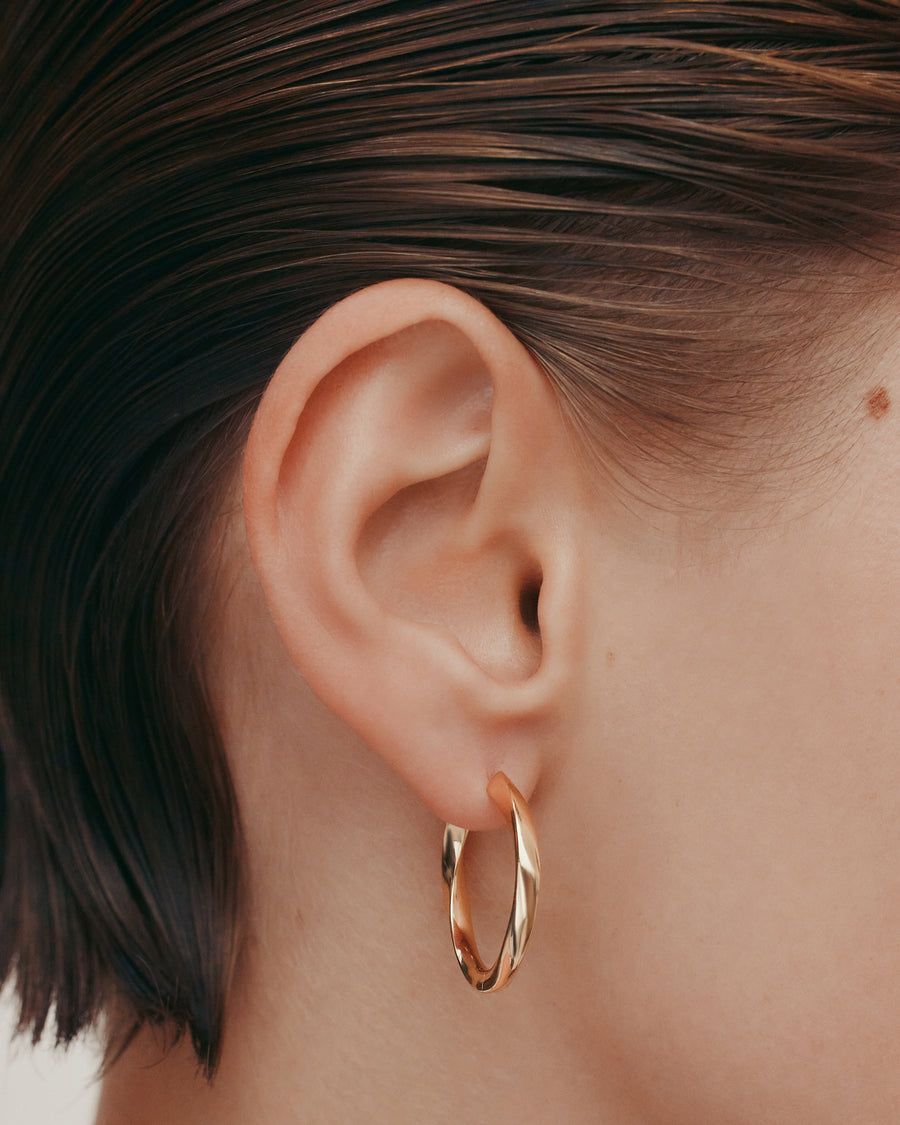 Twisted Pipi Hoops | Yellow Gold | Sarah & Sebastian – SARAH
