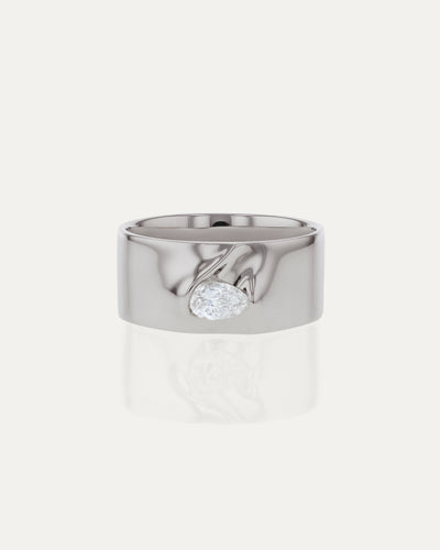 SARAH & SEBASTIAN Rhythm Diamond Ring in White Gold — detail view