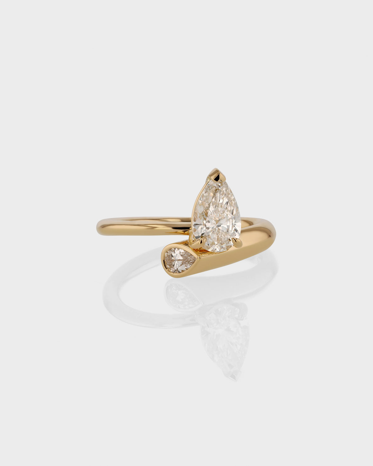 Aria Pear Engagement Ring – SARAH & SEBASTIAN