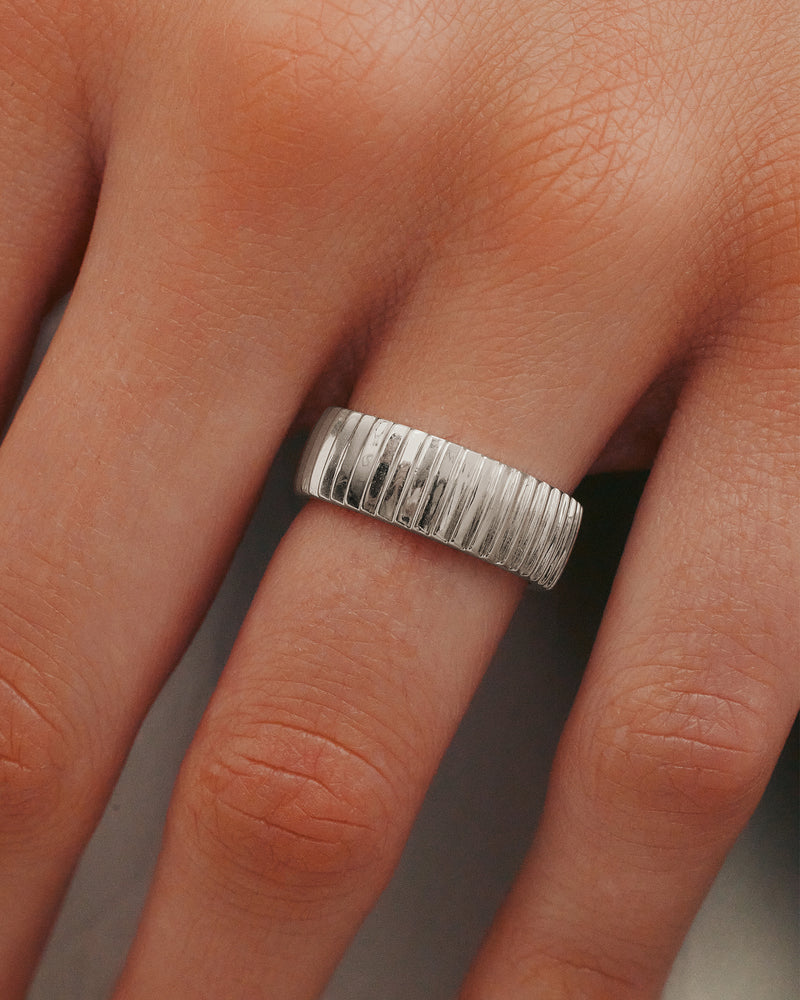 Bold Scale Ring