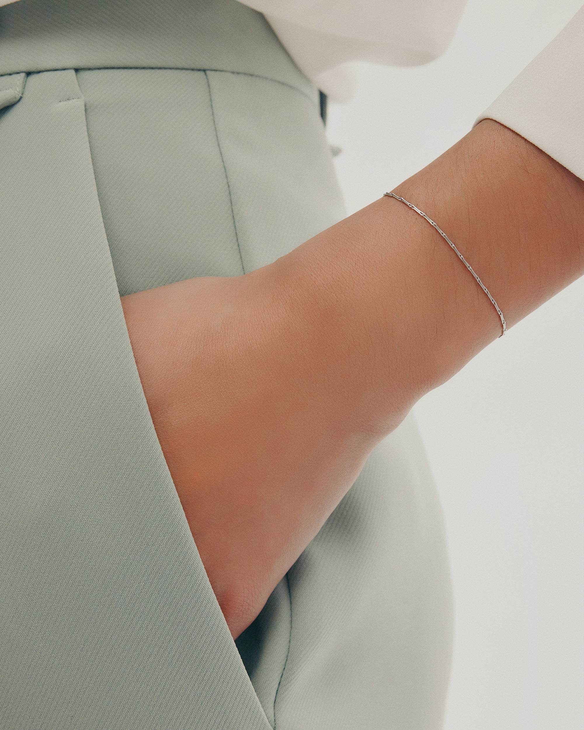 Stinger Chain Bracelet | Solid 18k Gold | Sarah & Sebastian