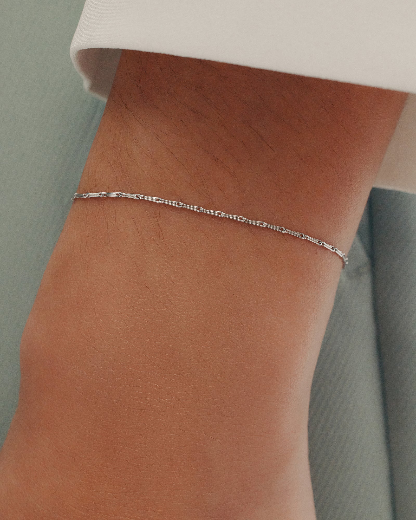 Stinger Chain Bracelet | Solid 18k Gold | Sarah & Sebastian