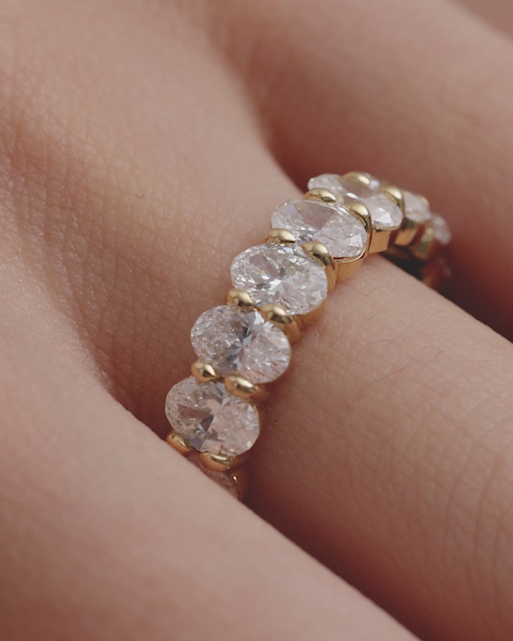 SARAH & SEBASTIAN Salt Oval Diamond Ring I in Yellow Gold — detail view