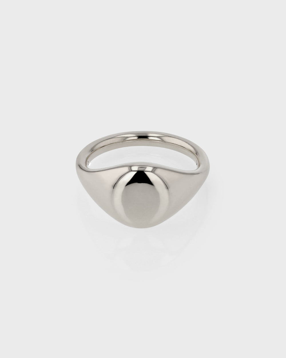 Ingot Round Signet Ring Silver | Sarah & Sebastian