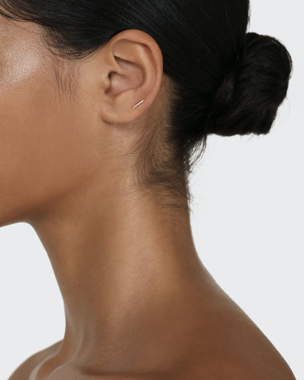 Line Cartilage Earring Platinum | Sarah & Sebastian