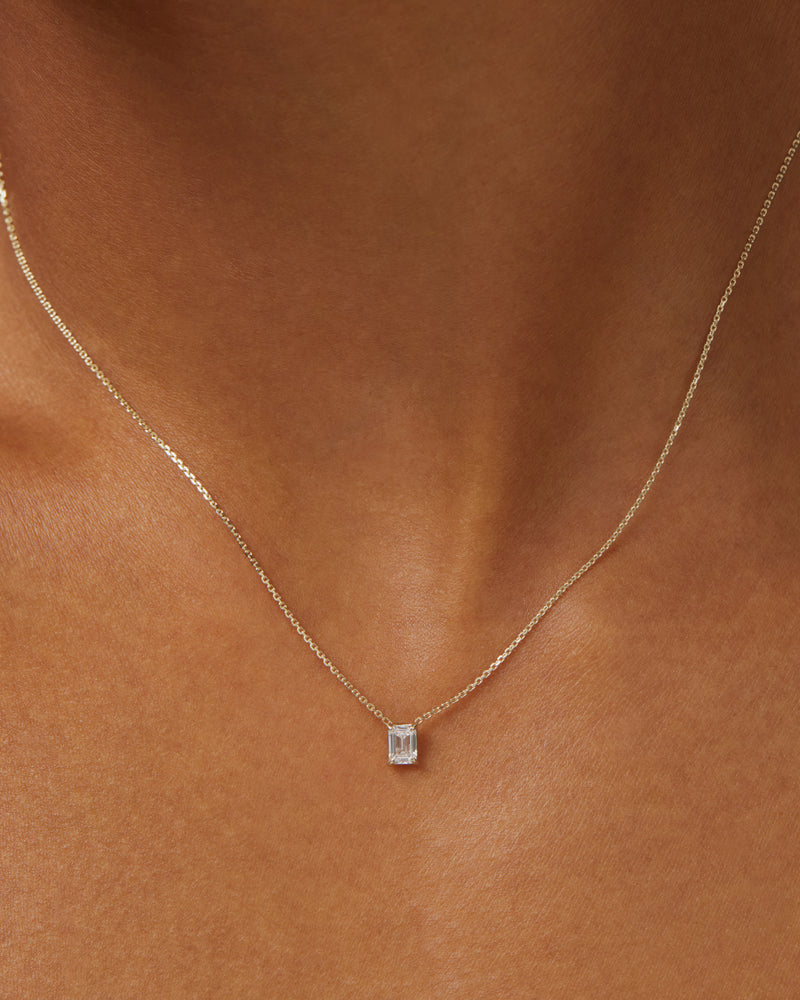 Solitaire Emerald Diamond Necklace